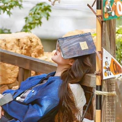 过气明星表情包火出圈，深夜内幕曝光，品牌连夜解约